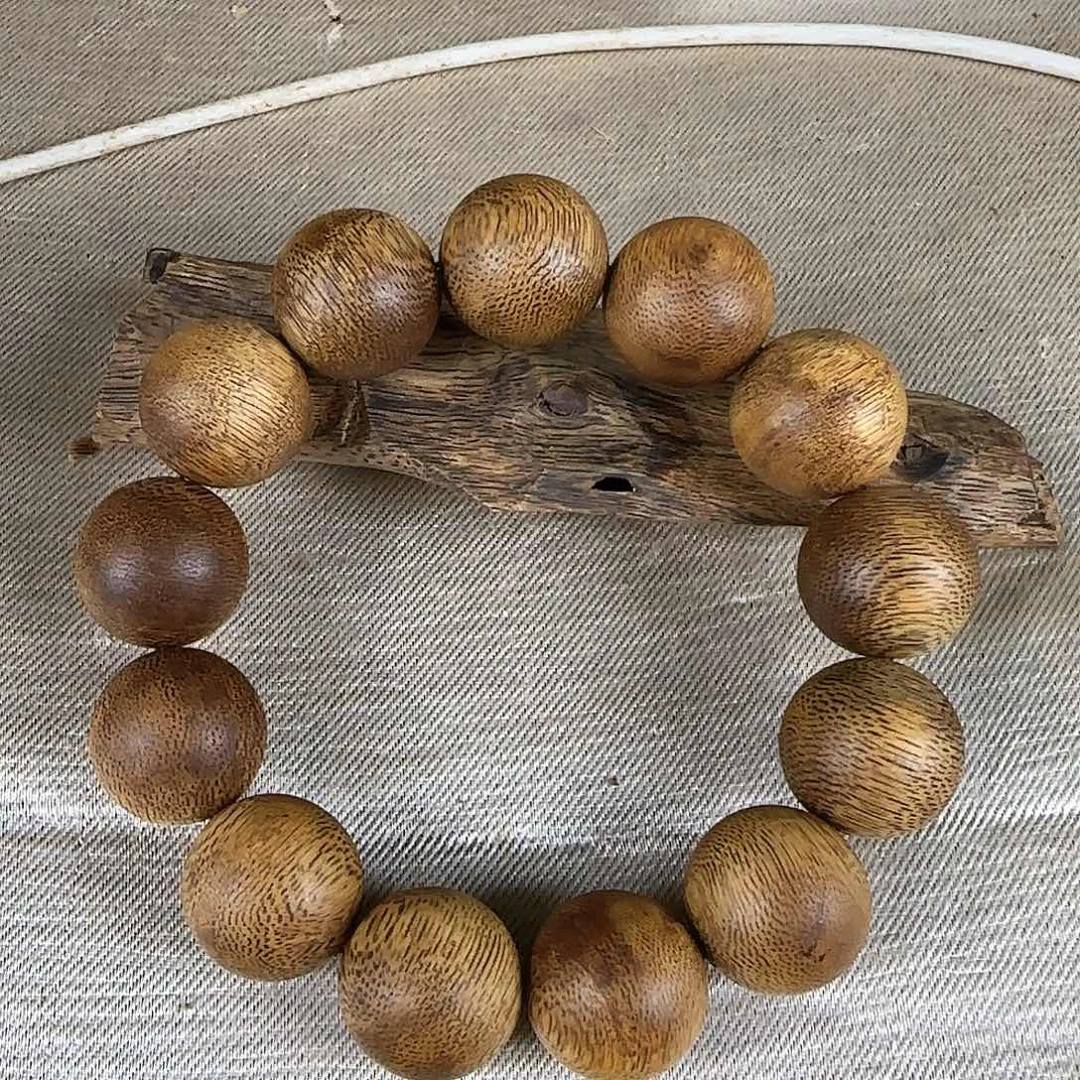 沉香沉香碎屑勾丝➕白棋虫漏18圆珠单圈收藏级