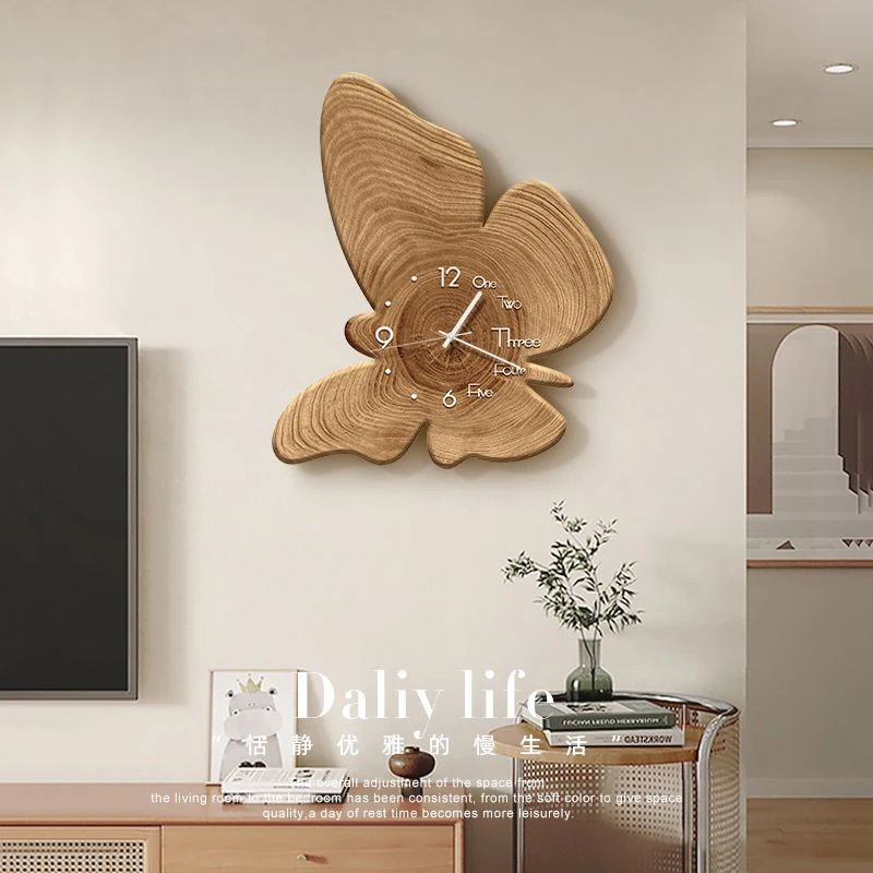 原木蝴蝶造型钟表异形画原木风可爱温馨感氛围静音表感装饰画