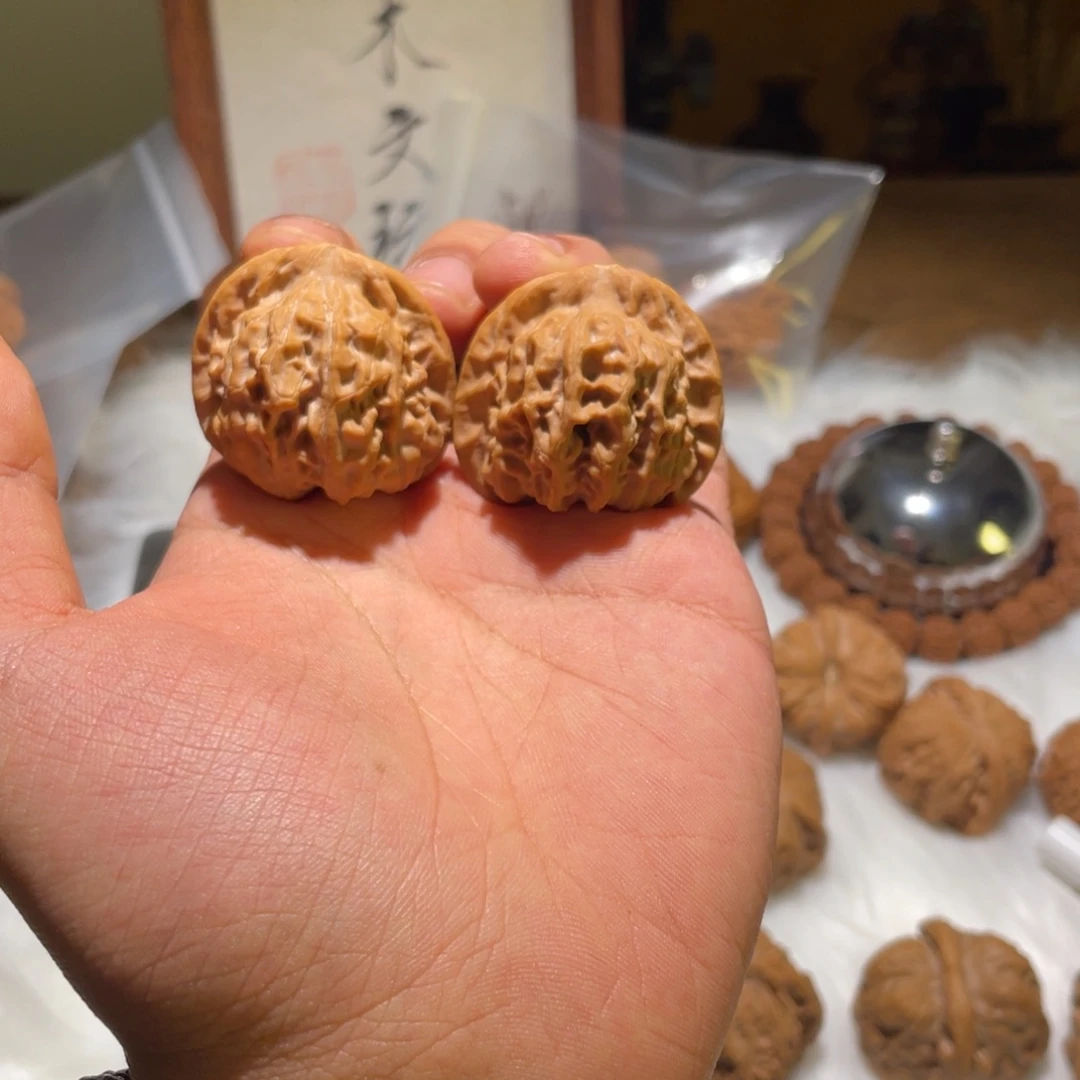 37天地二爷帽文玩核桃