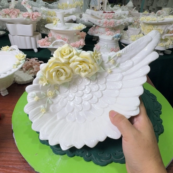 玫瑰花重工捏花羽毛深盘