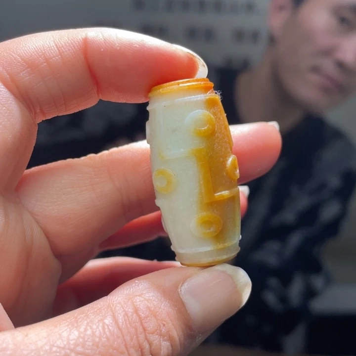 和田玉未镶嵌把件
