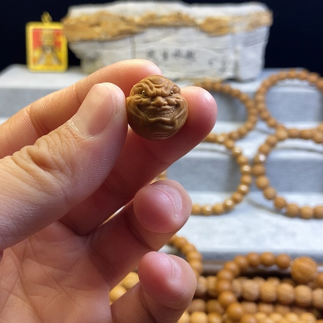 ￴***吊坠猴头核桃泰猴镶嵌