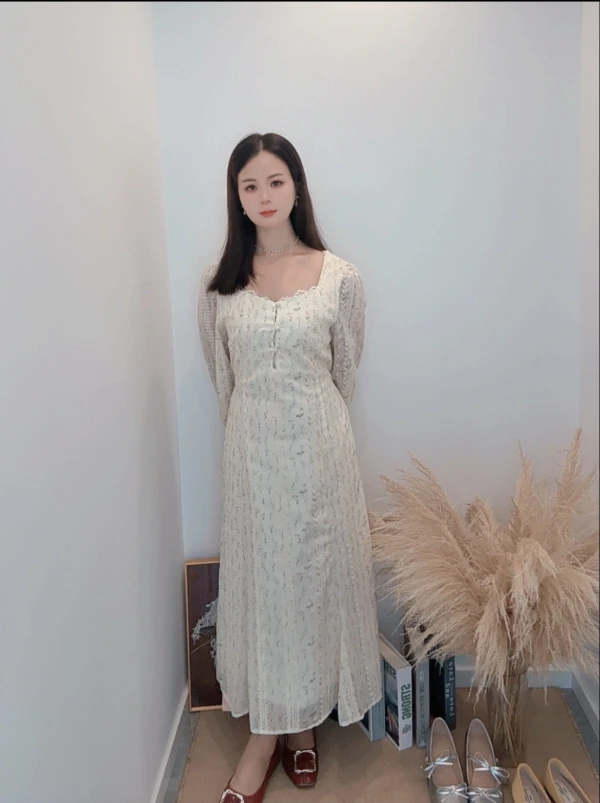 碎花女装轻职风秋季连衣裙蕾丝长款白色裙子气质秋季长裙法式长袖