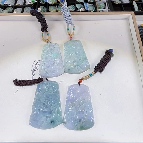 翡翠未镶嵌颈饰多样性发货仅发一件