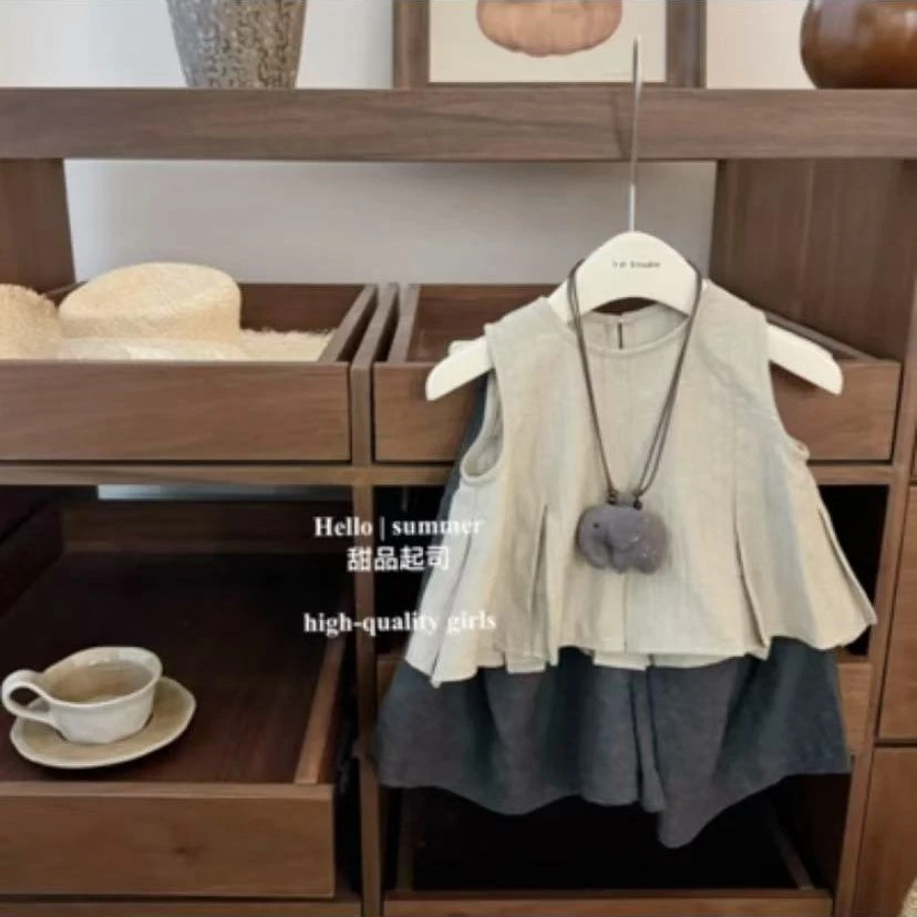 松弛感!女宝宝压褶背心上衣灰色廓形宽松裤子洋气套装