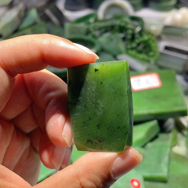 和田玉（碧玉）未镶嵌颈饰