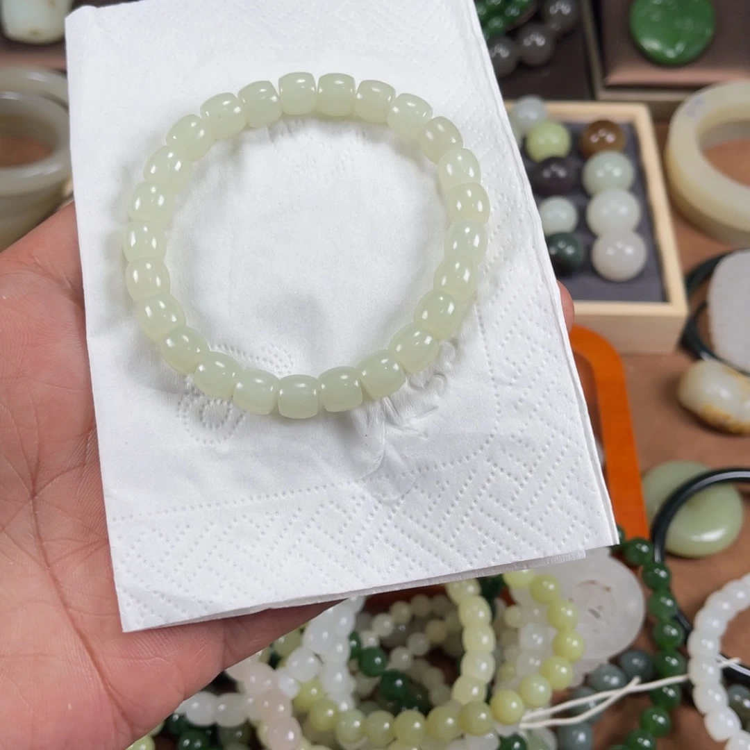 和田玉未镶嵌手串