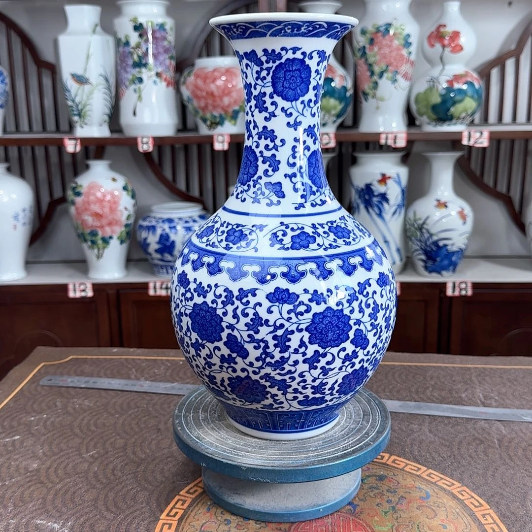 摆件景德镇陶瓷缠枝