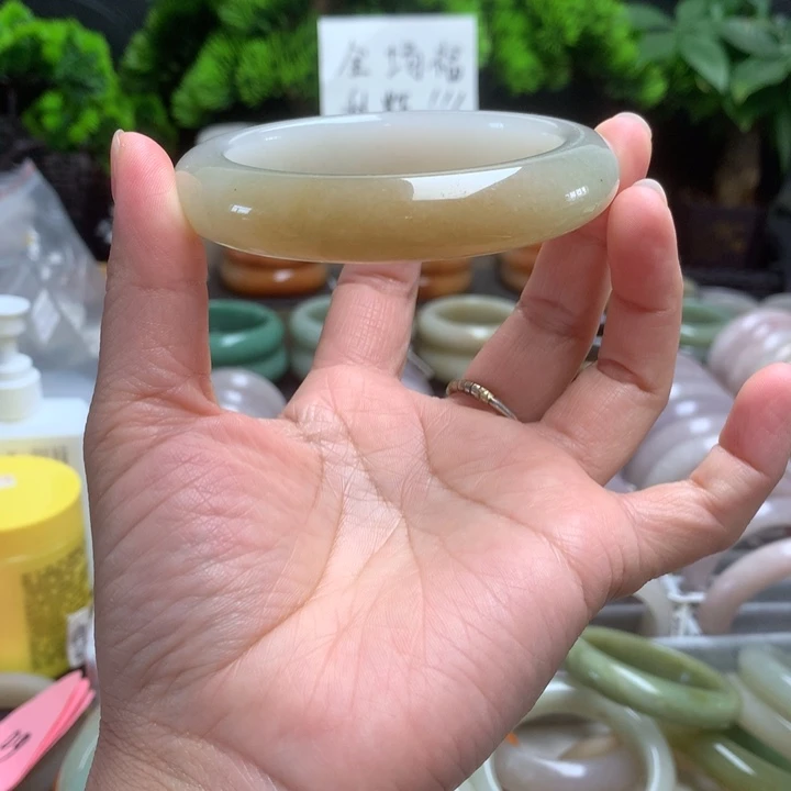 石英质玉（佘太翠）未镶嵌手镯60.3