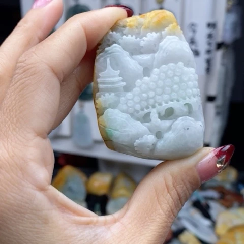 翡翠颈饰未镶嵌翡翠