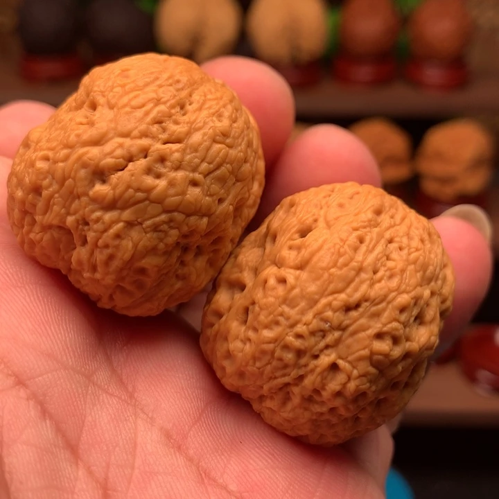 文玩核桃吊坠元宝蟾