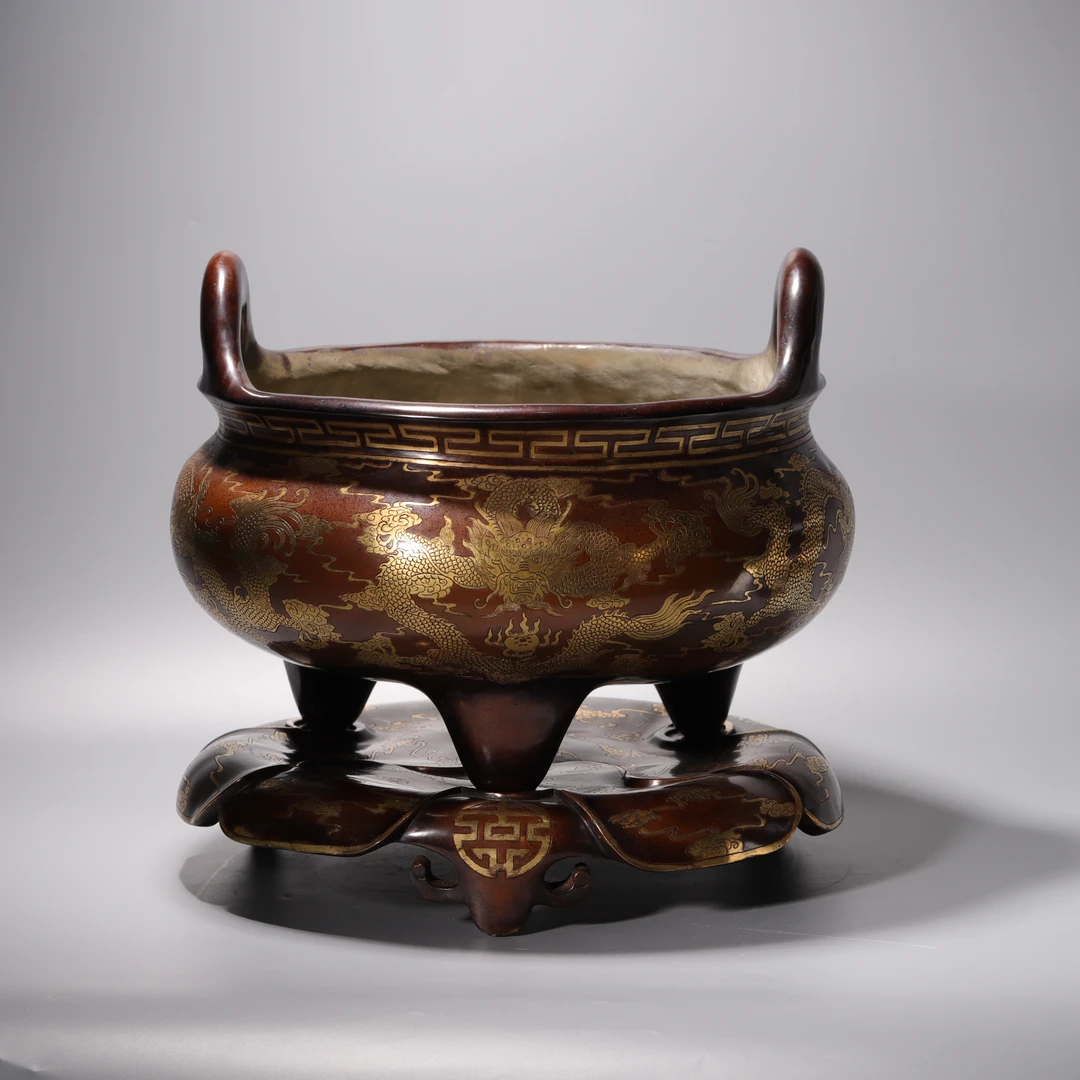 lot14  清代  铜鎏金龙纹过桥耳香炉