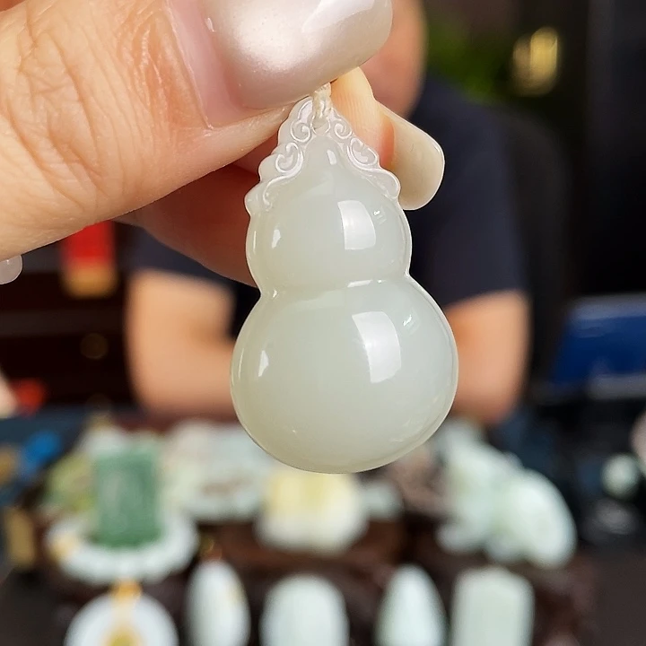 和田玉未镶嵌颈饰定制发货