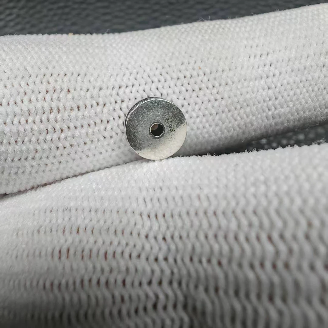 925银银制品 尺寸7mm左右银嘎隔片一个《小鱼文玩》