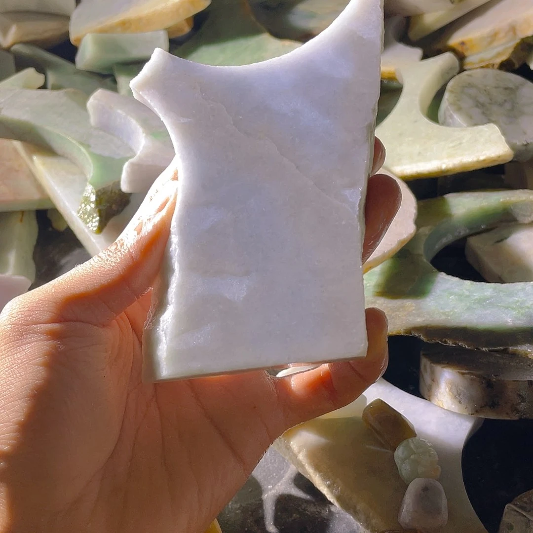 翡翠挂件未镶嵌定制翡翠毛料片料