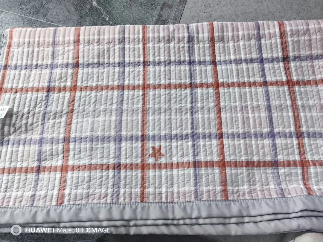 星星格80*200莫代尔棉加厚绗缝床盖