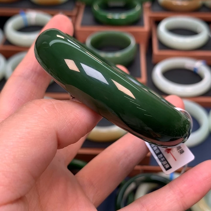 和田玉（碧玉）手镯56圈口未镶嵌