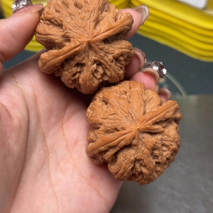 文玩核桃吊坠46-32975-02