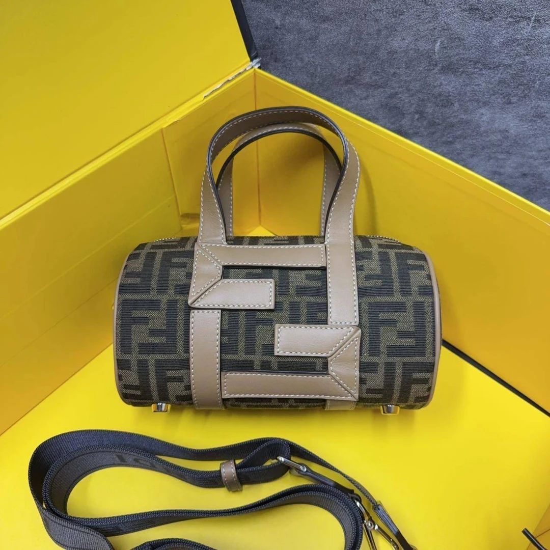 胖虎安安/芬迪/95新/公价0/箱包/两用包/31B2510300095