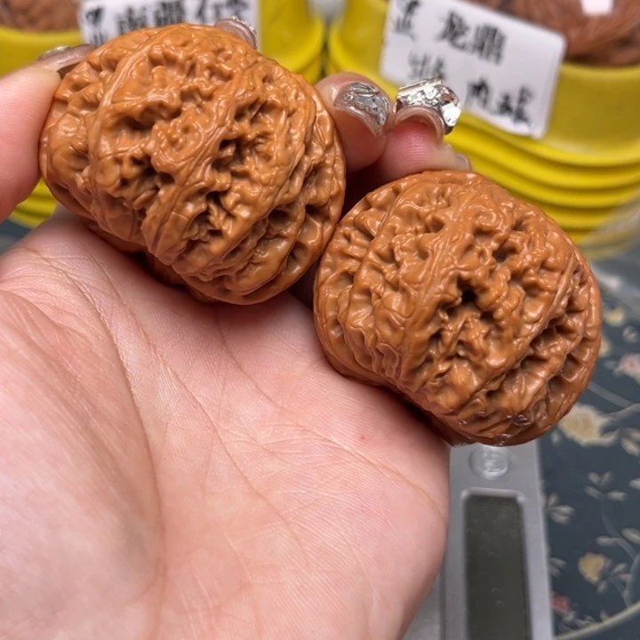 桃核吊坠47-29947-02