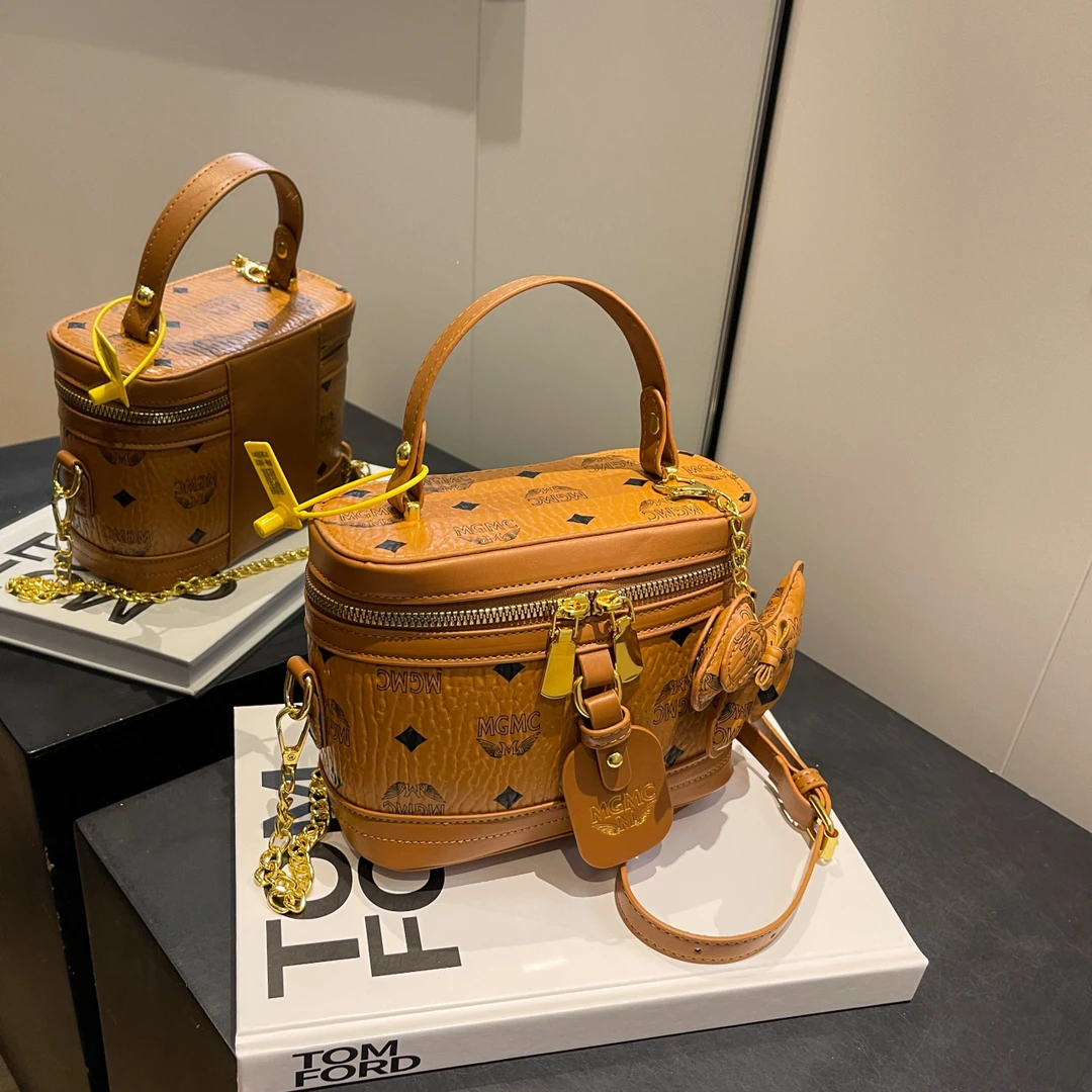 高级感手提包包女新款2024时尚网红爆款单肩包小众设计斜挎水桶包