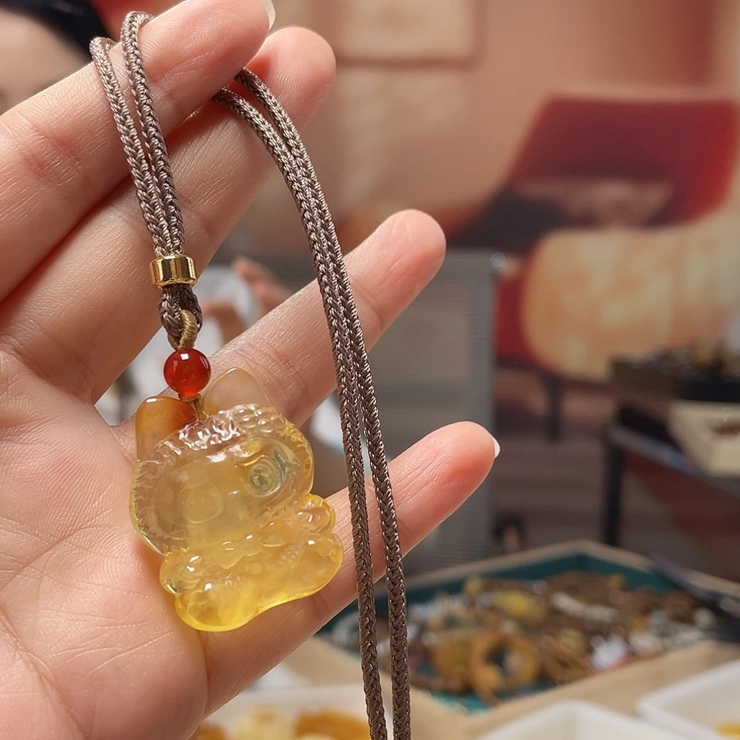 琥珀未镶嵌裸石吊坠