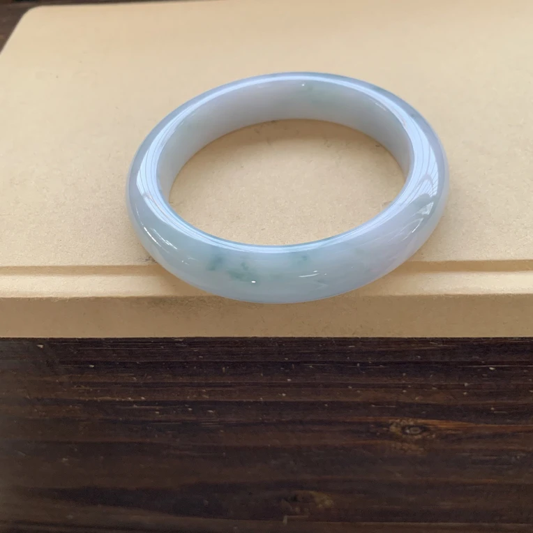 冰润高糯化飘花手镯，特价3980圈口60.6-12.7-9.5，天然翡翠缅A完美