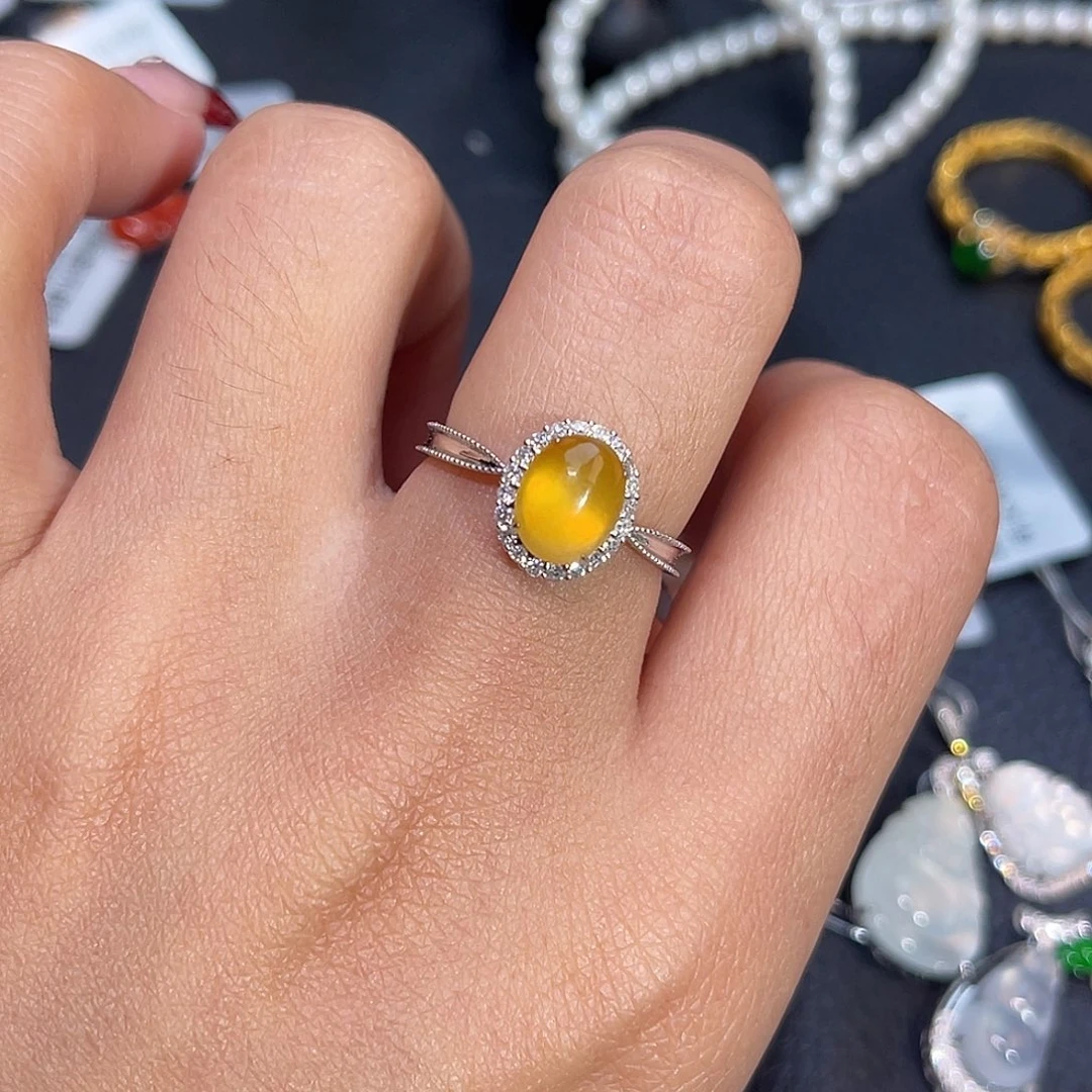 翡翠戒指18K金镶嵌蛋面