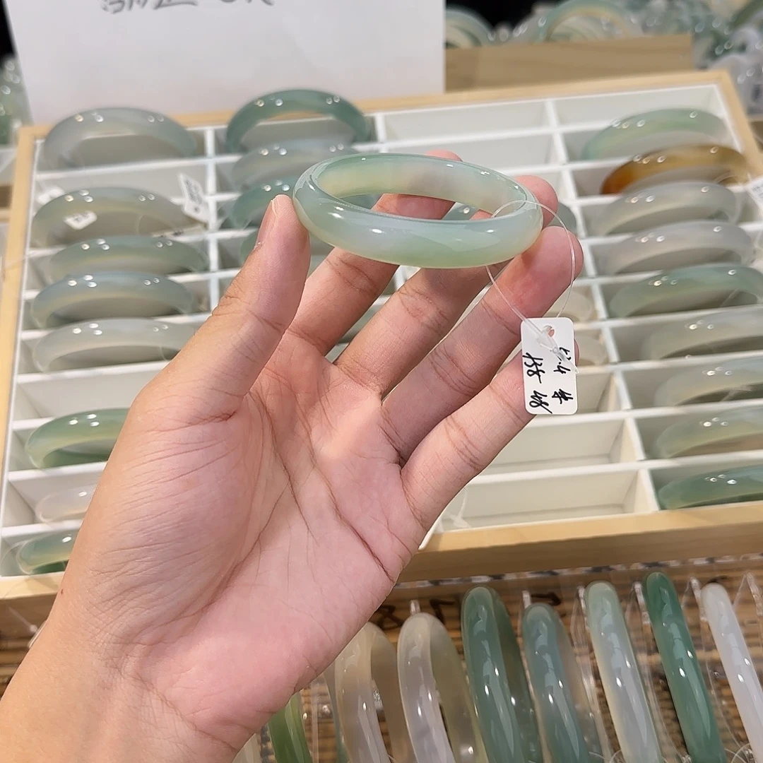 手镯玛瑙/玉髓未镶嵌没有售后圈口52.4