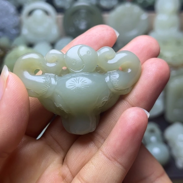 和田玉未镶嵌颈饰