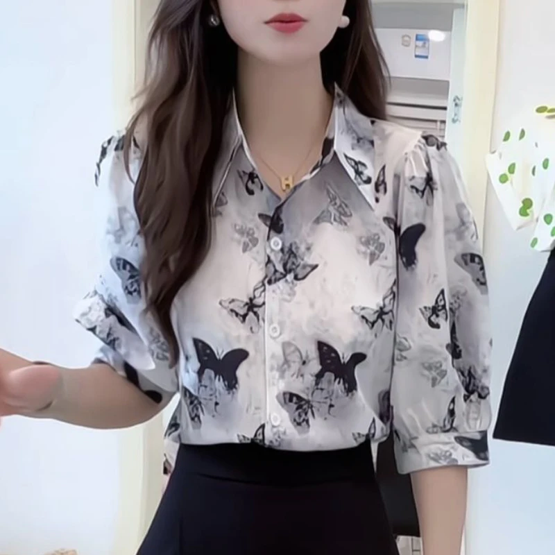2025年夏季新款衬衫女设计感小众气质蝴蝶印花衬衣显瘦泡泡袖上衣