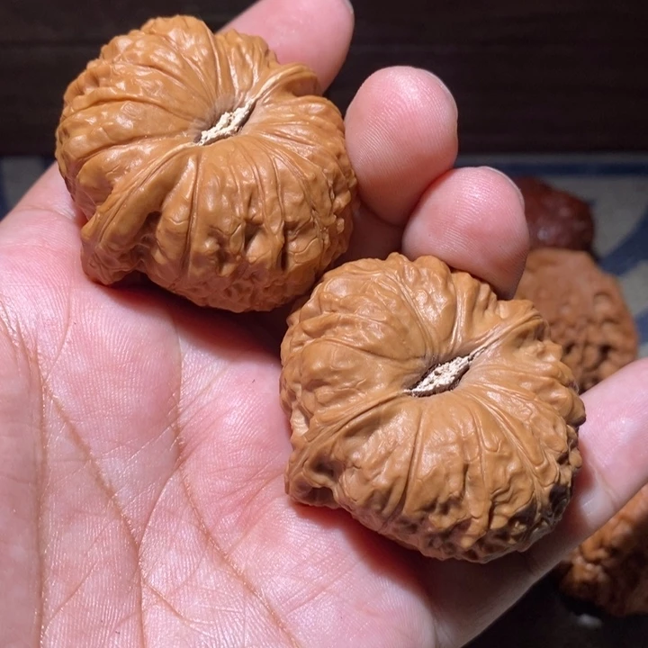 主***哥文玩核桃把件核桃