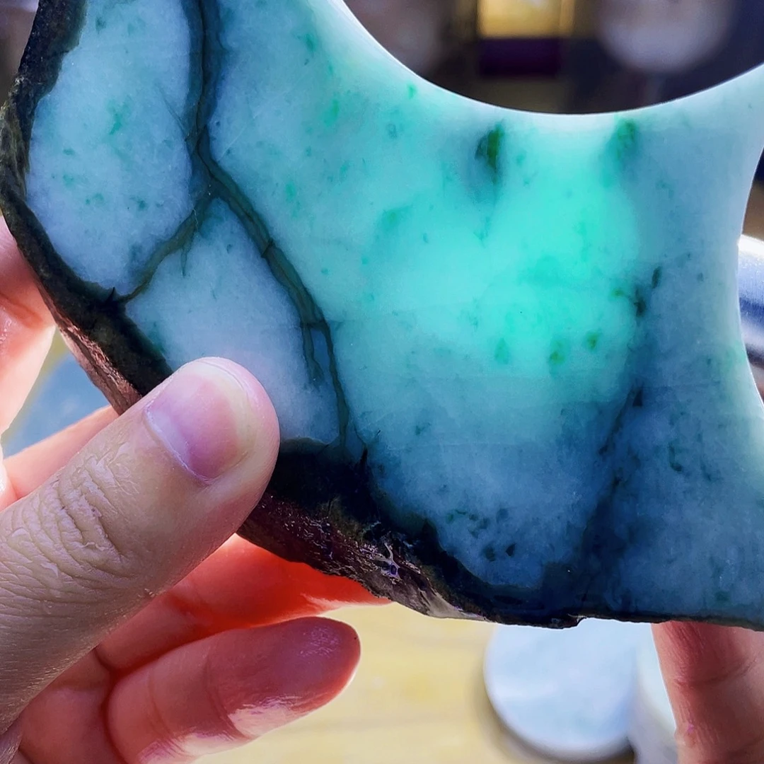 颈饰未镶嵌翡翠毛料35