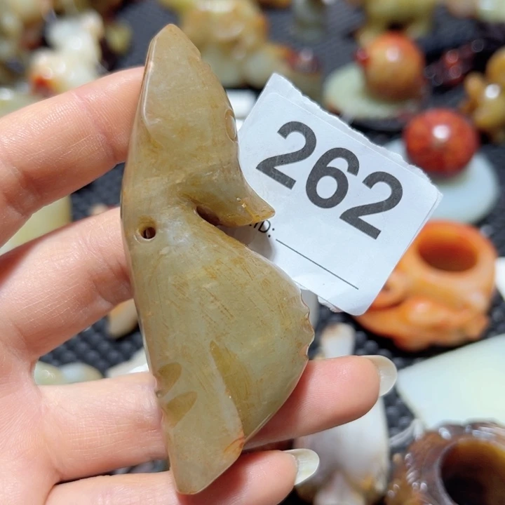 和田玉颈饰未镶嵌石*