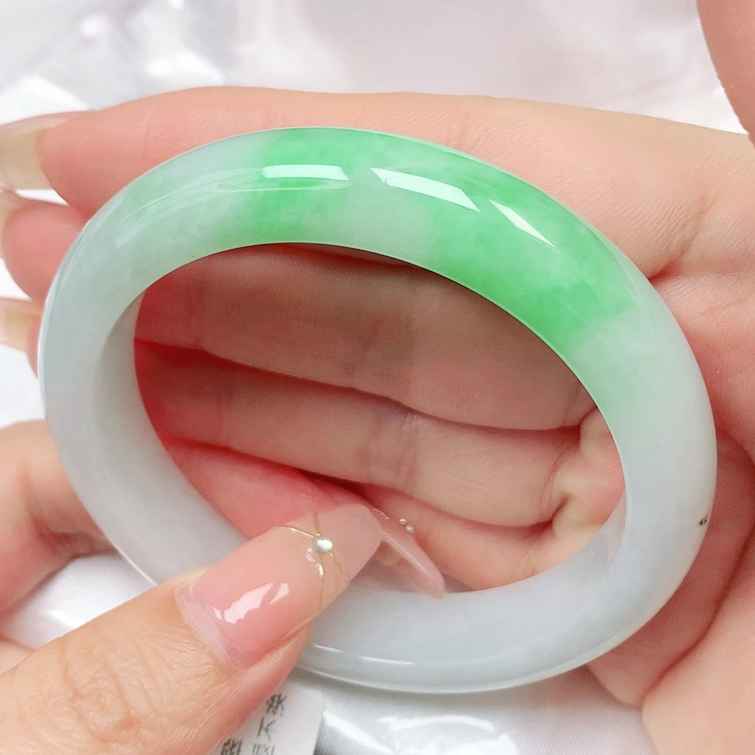 翡翠手镯未镶嵌抖音608