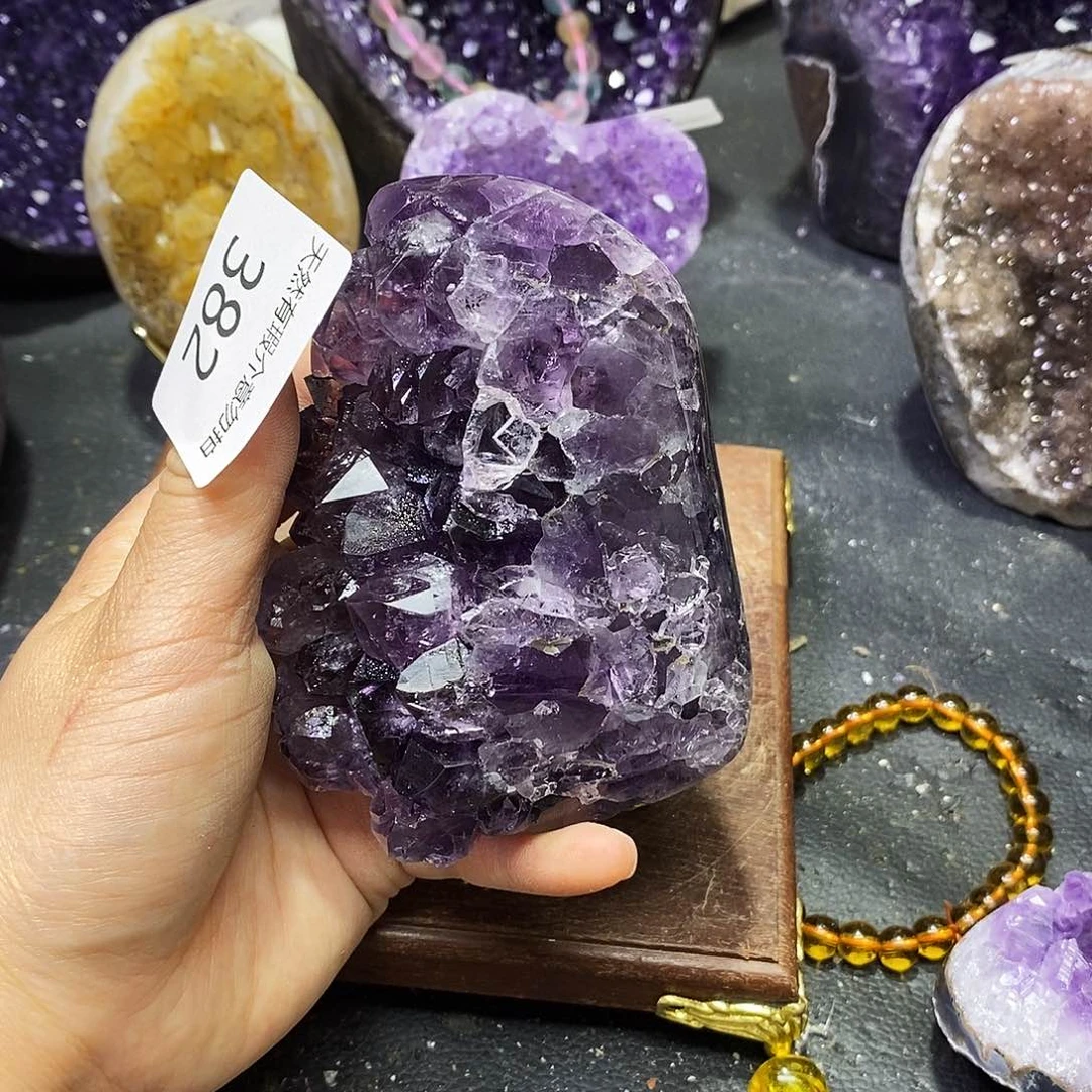 未镶嵌水晶大型摆件（非配饰）