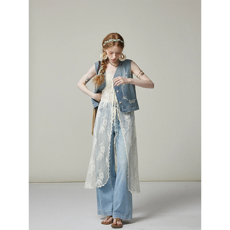 【1754】猫酱紫 蕾丝罩裙（送背心）+重工刺绣牛仔马甲+山茶花牛仔裤