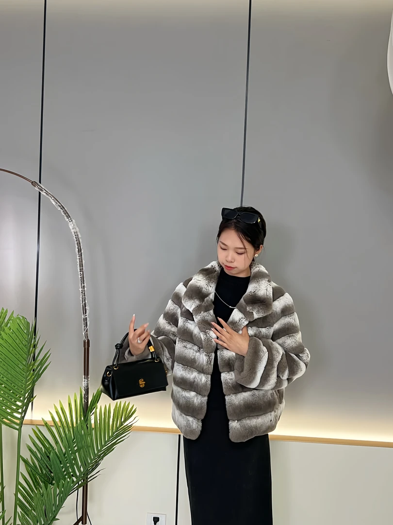 进口高端雷克斯獭兔毛简约时尚龙猫款皮草小立领女装外套短款