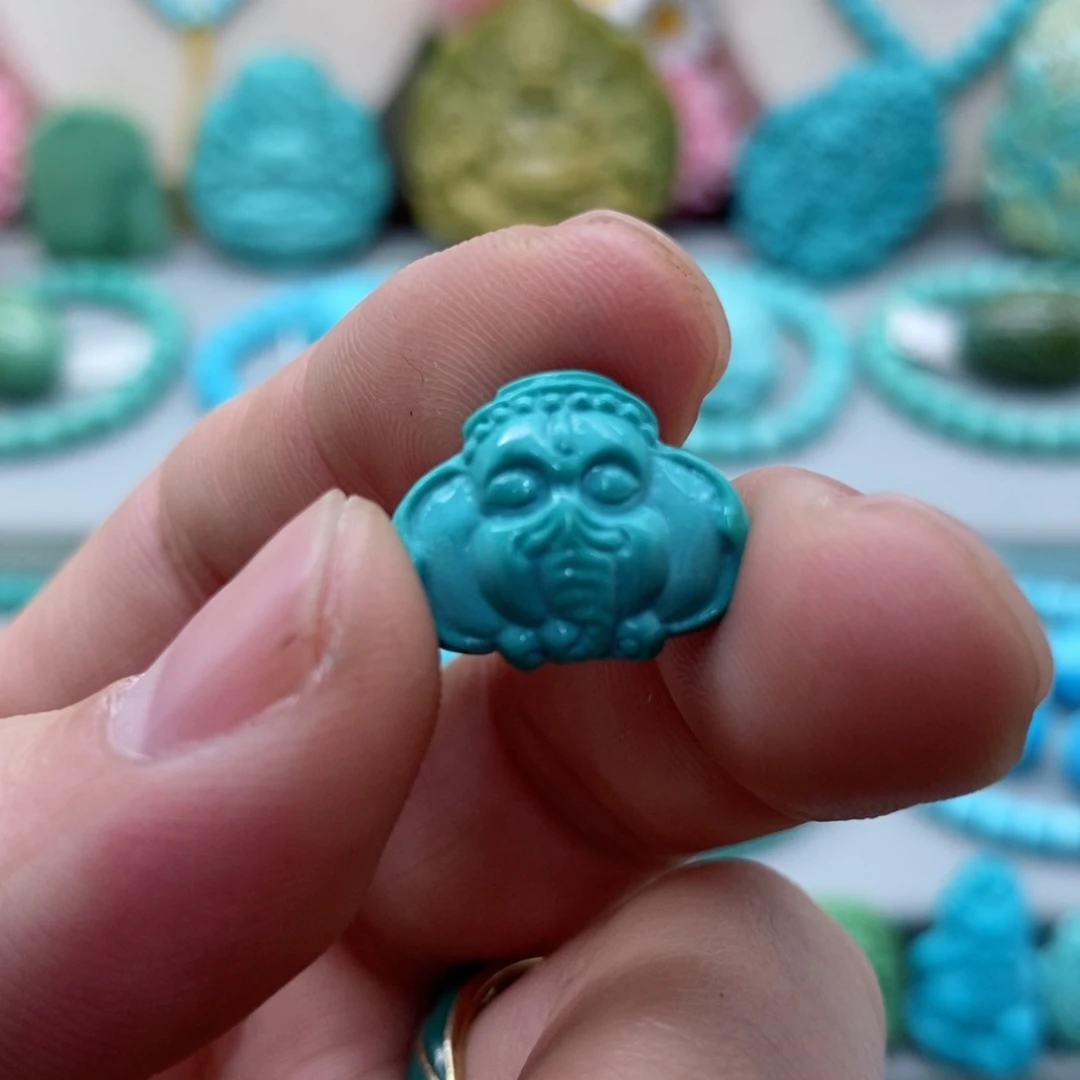 绿松石配饰未镶嵌