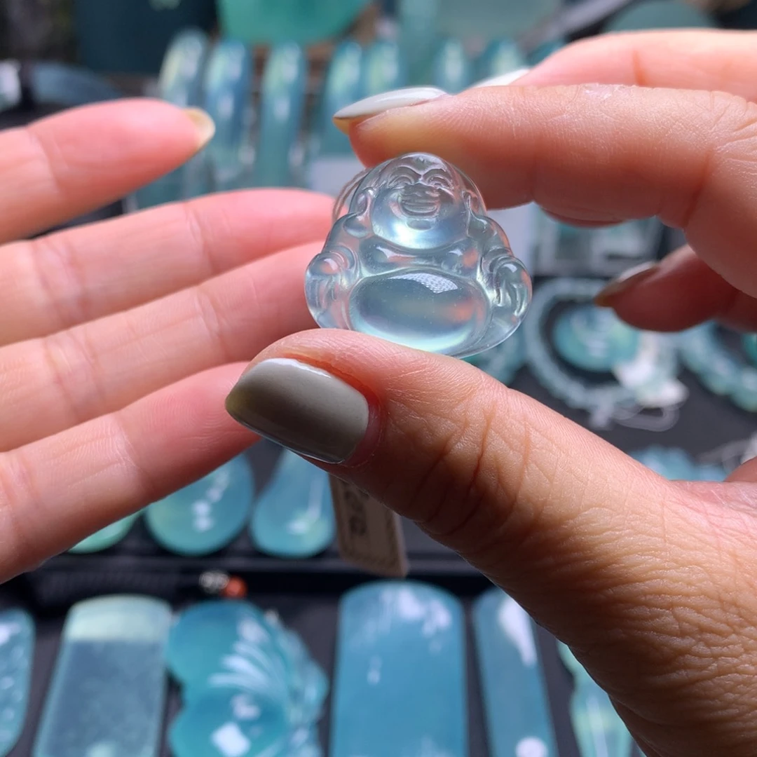 未镶嵌蛇纹石玉吊坠