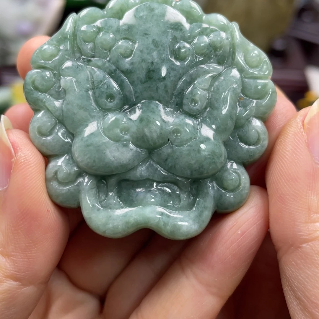 翡翠未镶嵌颈饰牌子