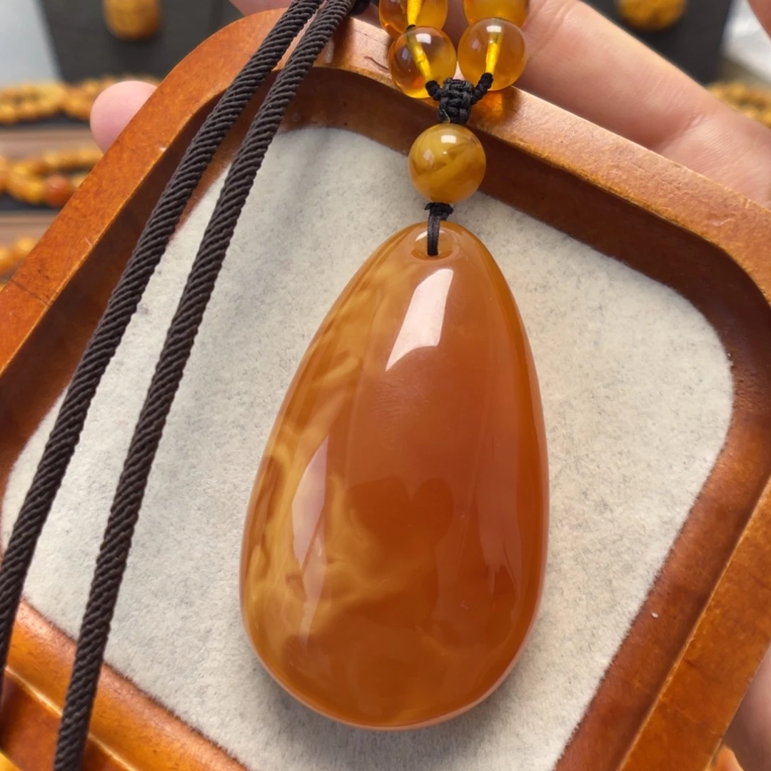 蜜蜡未镶嵌颈饰蜜蜡