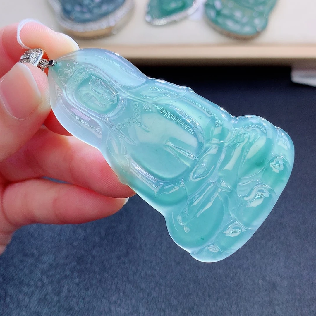 翡翠颈饰未镶嵌翡翠