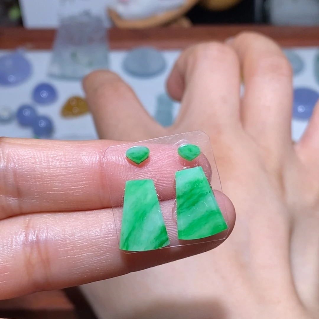 歌***儿定制翡翠未镶嵌翡翠