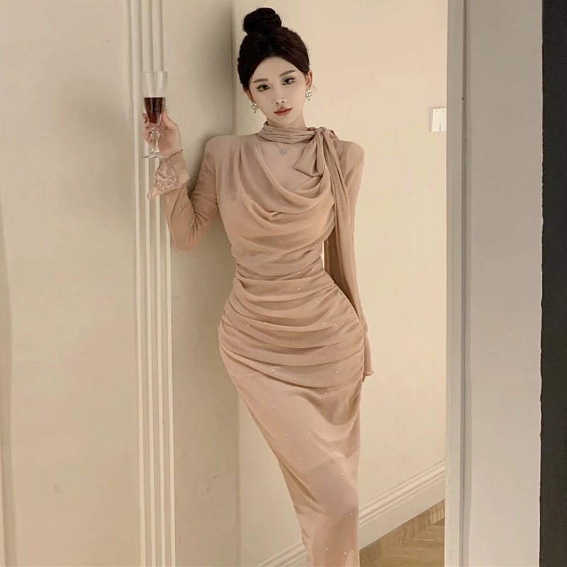 气质长袖性感褶皱复古法式纯欲小众设计感显瘦连衣裙，2025年春季