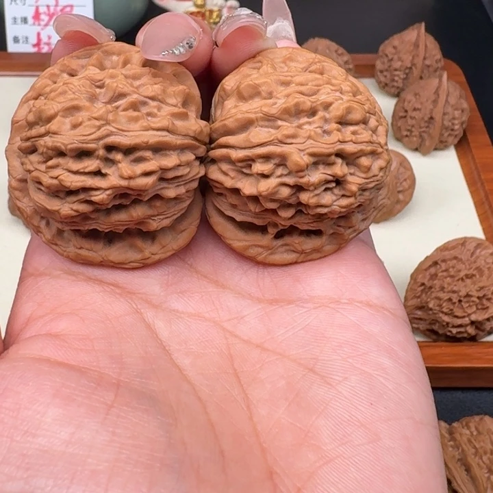 文玩核桃把件厚*四座楼
