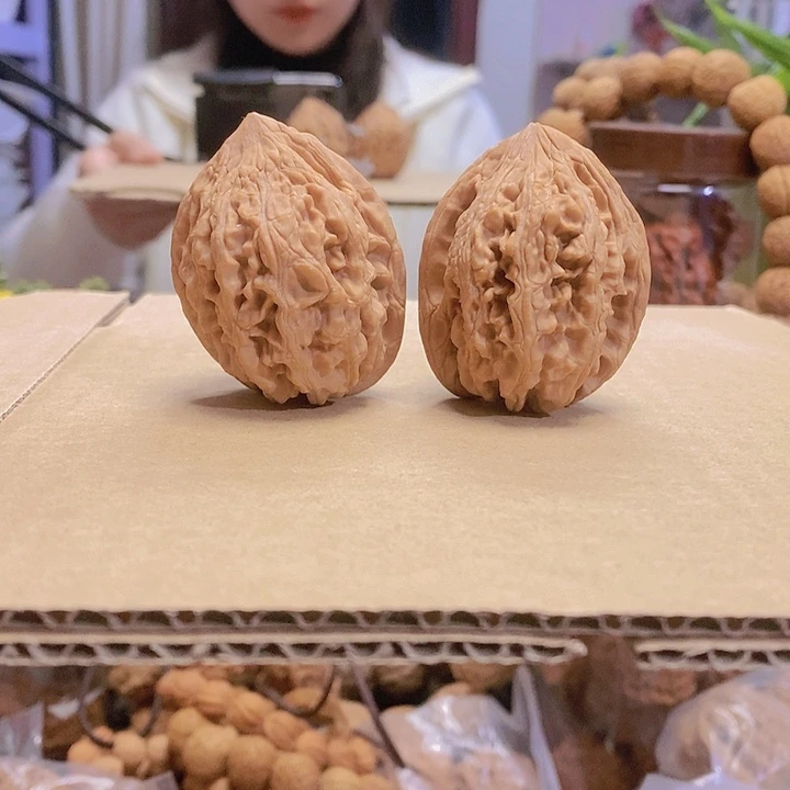 【闪购商品】文玩核桃把件40大古石