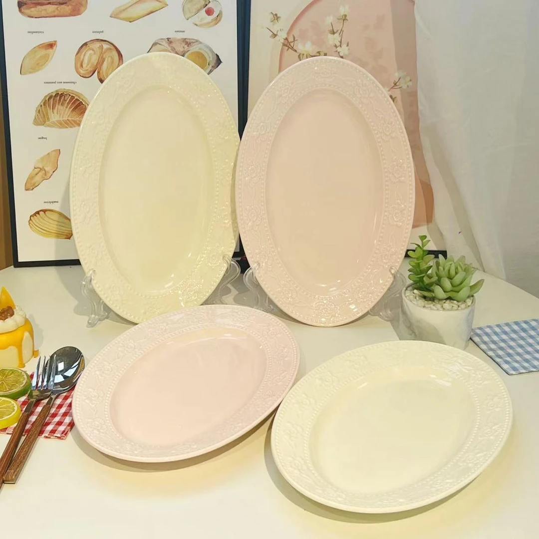 简约盘法式餐盘陶瓷饭碗碟盘家用浮雕草莓餐盘陶瓷盘子ins高颜值