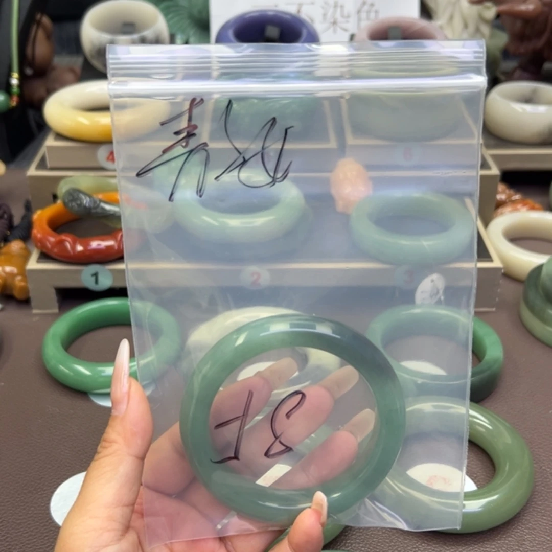 未镶嵌手镯石英岩玉大****吧
