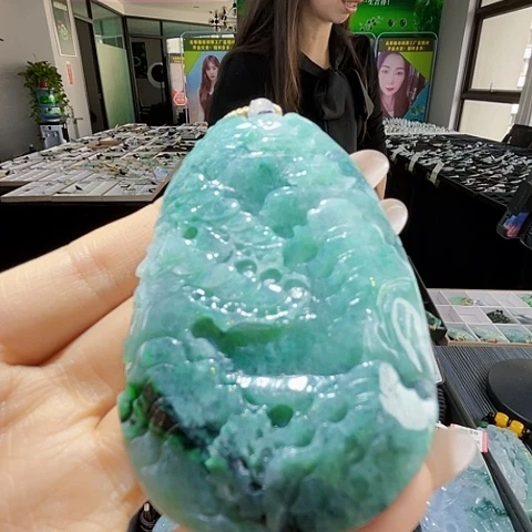 颈饰未镶嵌翡翠一个